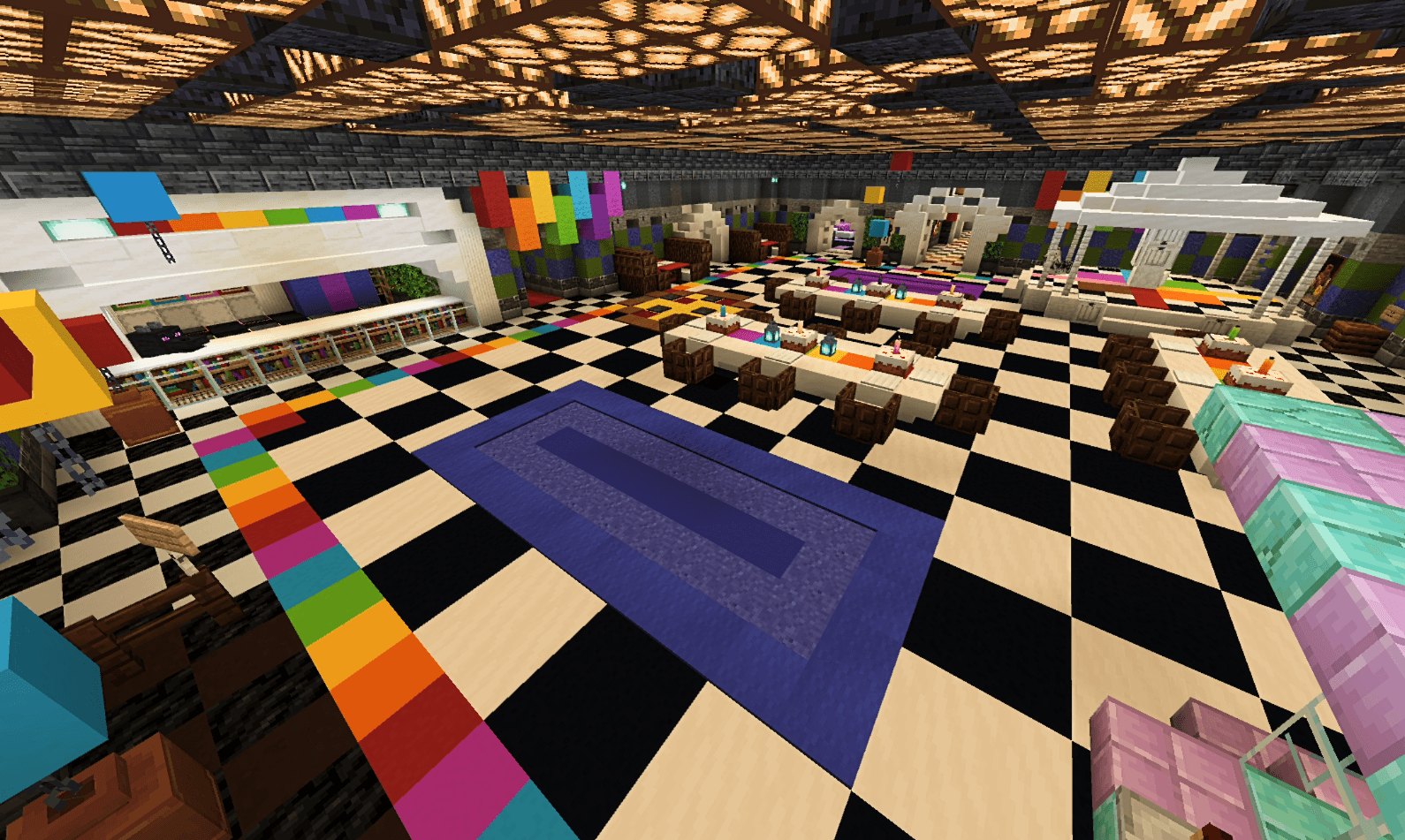 Hide and Seek: Freddy Fazbear's Pizzeria [FNaF 2 Game Based H&S Map] — screenshot 2